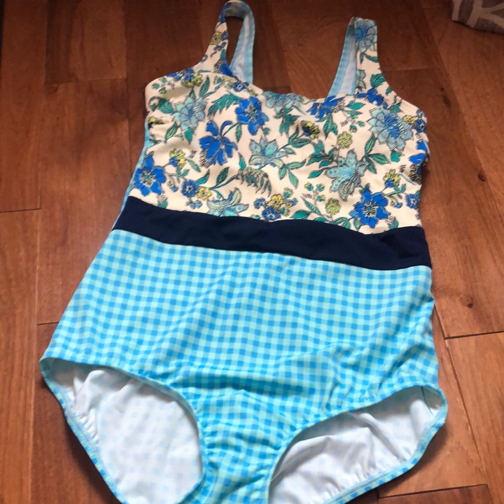 Lands’ End one piece swimsuit